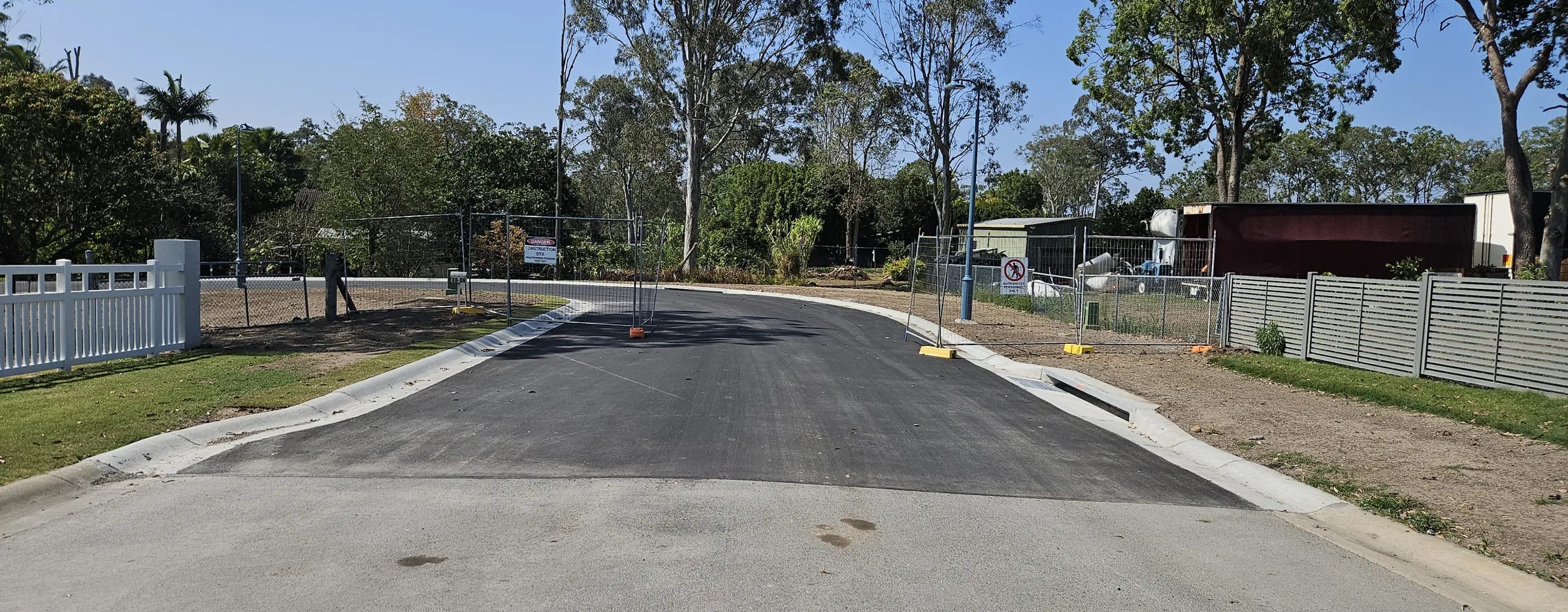 New subdivision cul-de-sac with kerb and channel